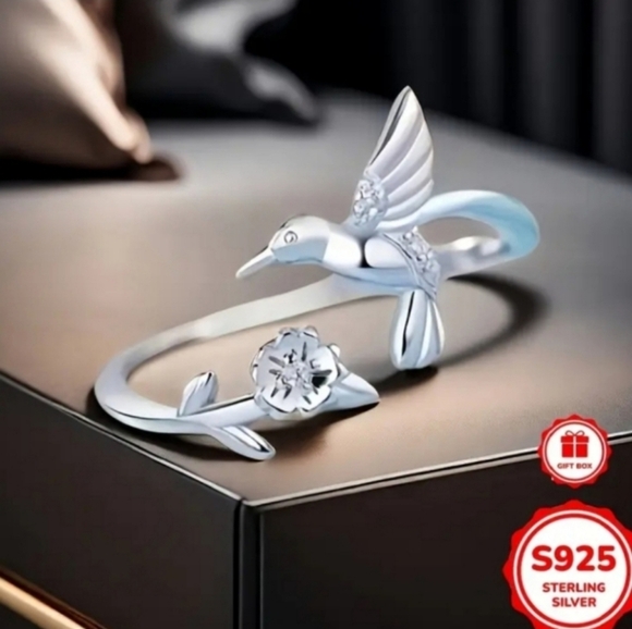 Elegant 925 Sterling Silver Hummingbird Ring - Picture 2 of 5
